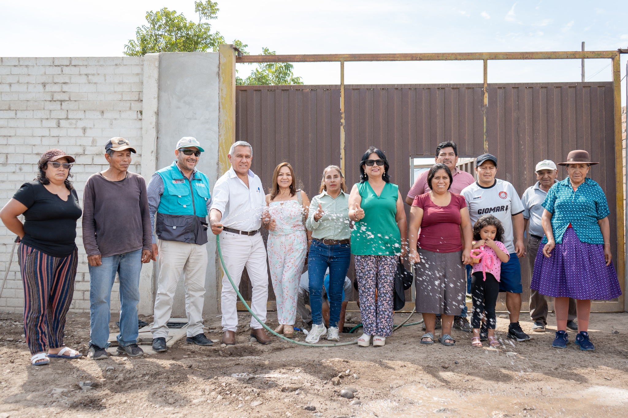Alcalde Provincial Fernando Cárdenas presente en entrega de obra de agua potable en San Martín de Retes