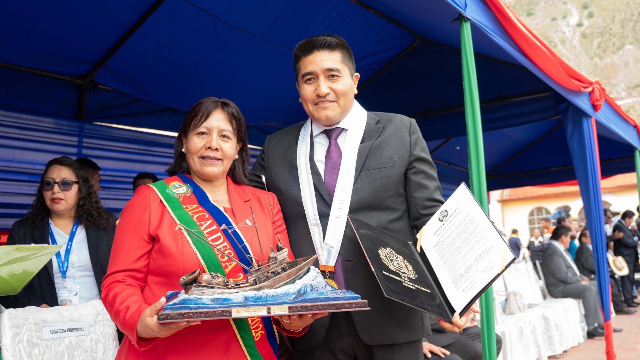 Abg. Humberto Tapia Garay, trasladó el saludo del Concejo Municipal de Ilo a su homóloga Flérida meza.