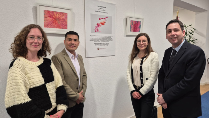 “Paz profunda”: artista peruana presenta muestra pictórica en la Embajada del Perú en Alemania