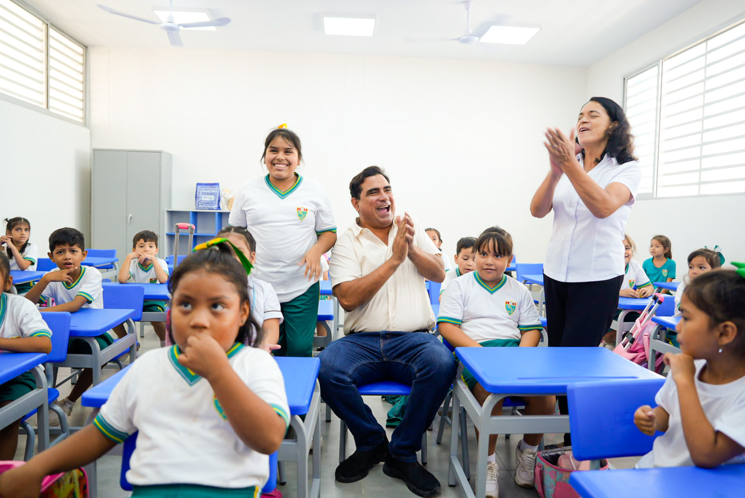 Gobernador Luis Neyra inaugura moderna institución educativa Selmira de Varona que reemplaza infraestructura dañada por El Niño