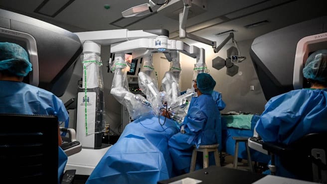 Día de la Cirugía Peruana: Minsa realiza más de 300 cirugías robóticas en el INEN y Hospital Dos de Mayo