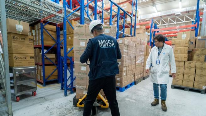 Minsa distribuye 54 toneladas de suero fisiológico para fortalecer la atención en hospitales del país