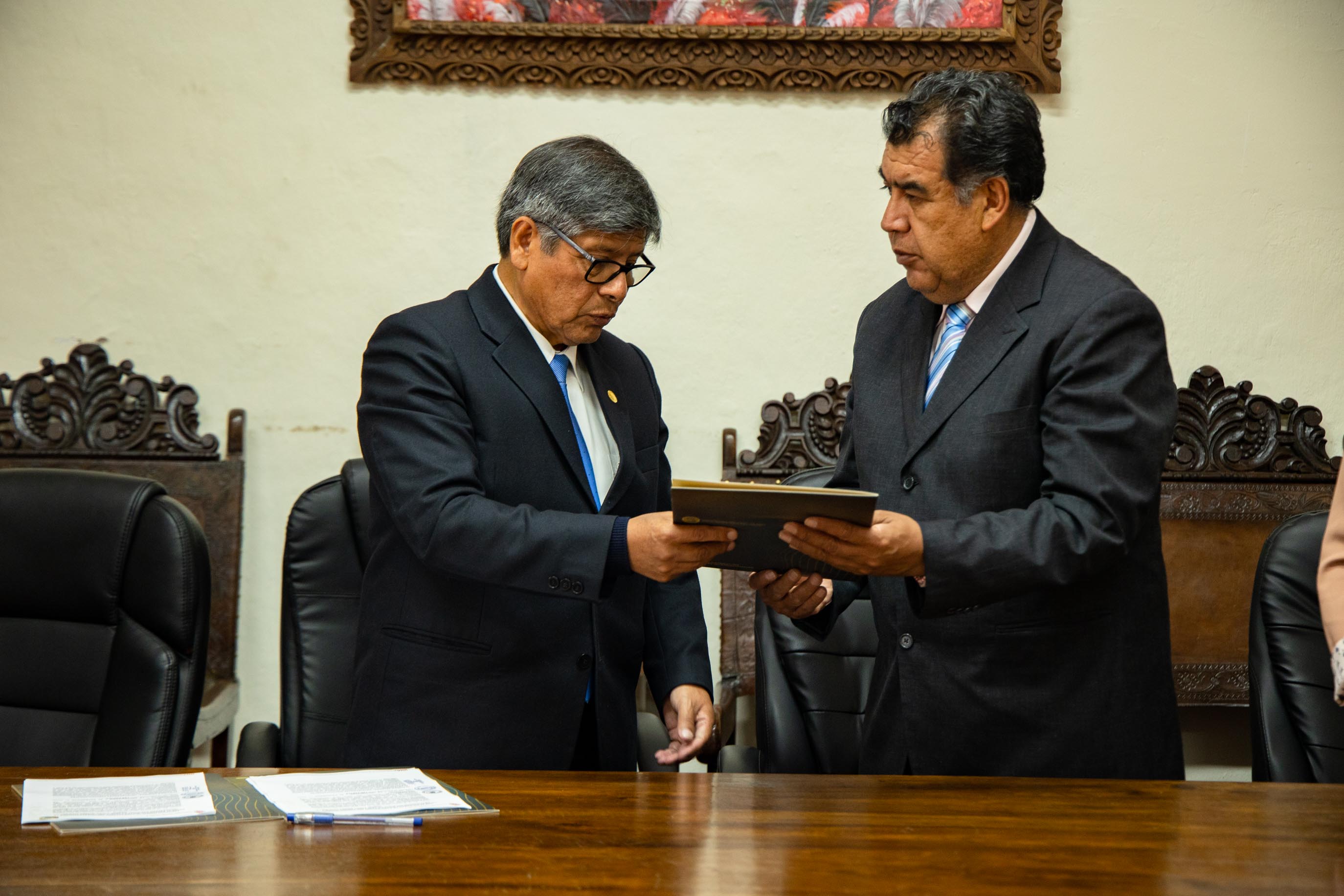 Intercambio de convenios entre ambas instituciones