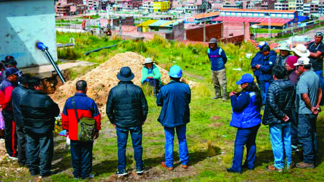 Ejecutan pruebas en la nueva línea impulsión de agua potable para el colegio de alto rendimiento en el sector los Andes Cancharani.