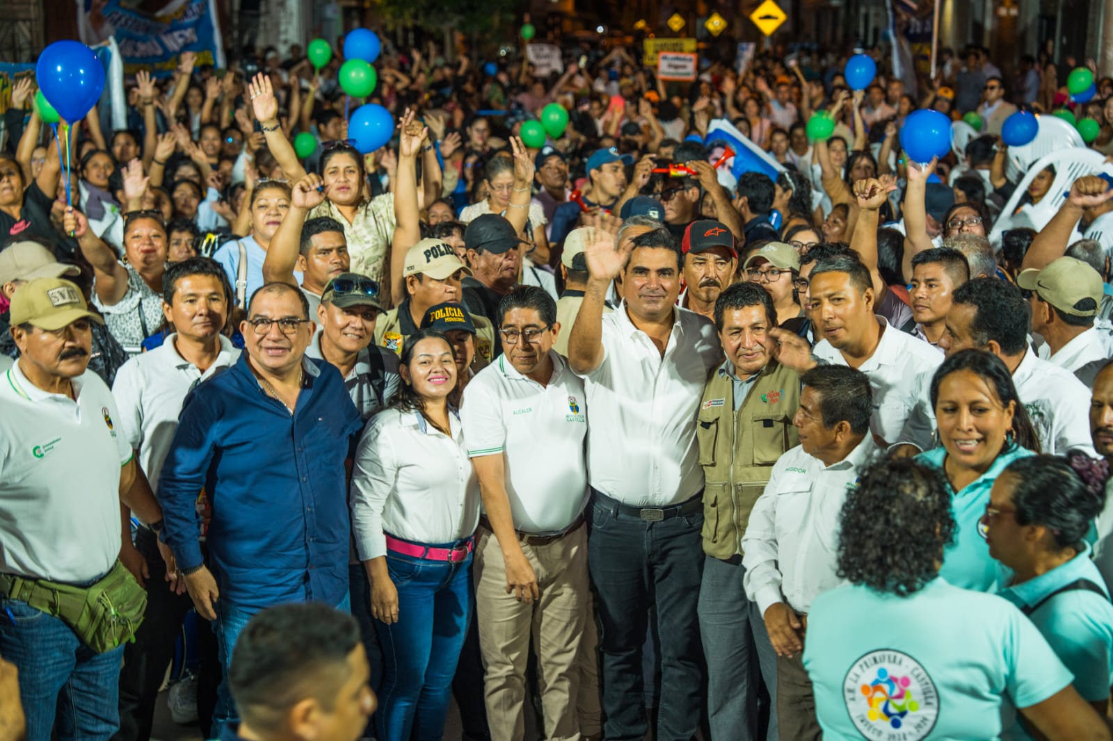 Después de 44 años gobernador inaugura pistas y veredas en beneficio de más de 6 mil habitantes de La Primavera