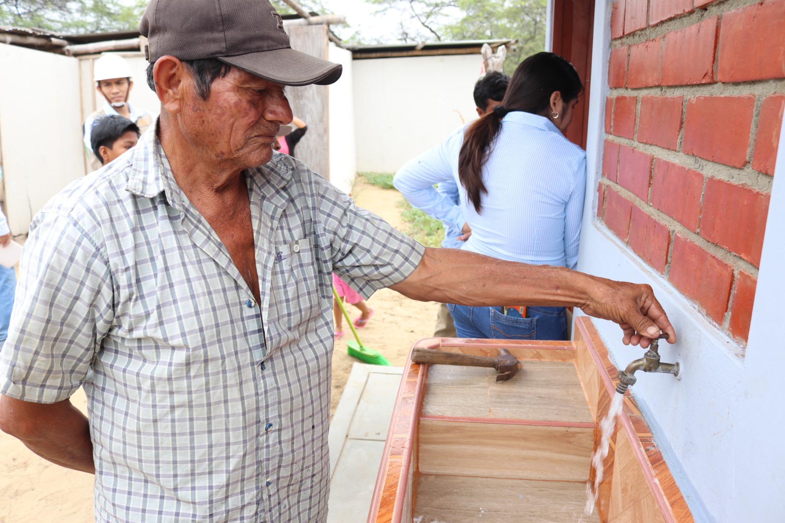 GORE mejorará abastecimiento de agua en 7 localidades de la Matanza con moderno sistema de bombeo que usa energía solar