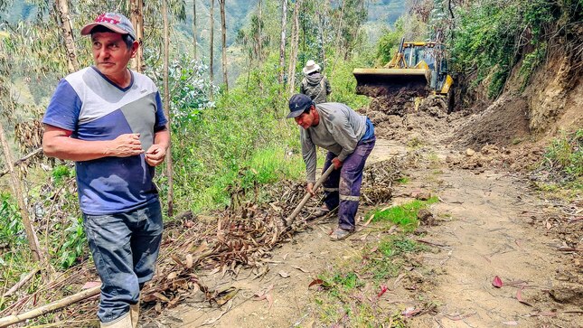 Municipalidad Provincial De Abancay Habilita Más De 08 Km De Caminos Vecinales En Aymas Alta. 💪🏼