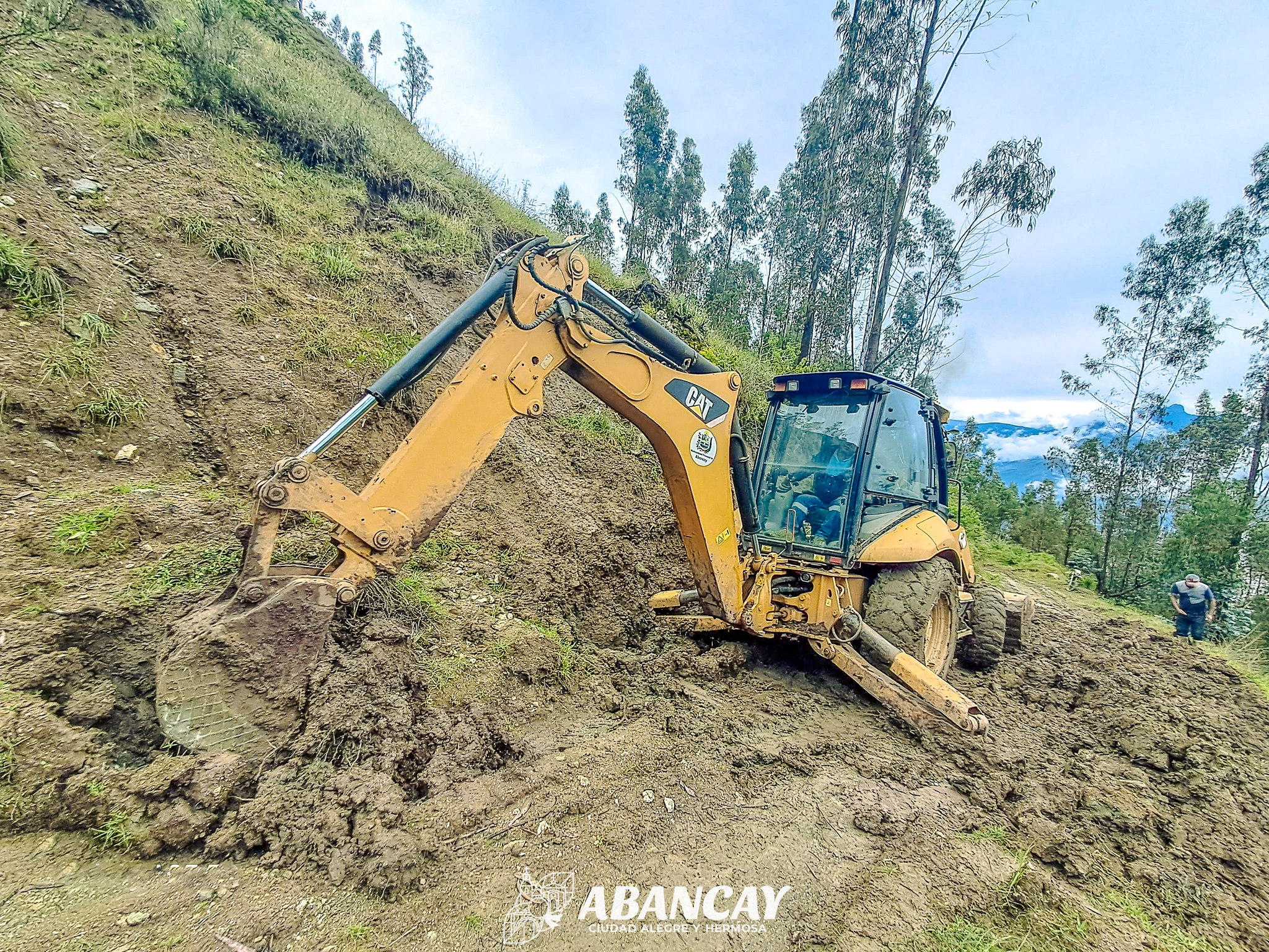 Municipalidad Provincial De Abancay Habilita Más De 08 Km De Caminos Vecinales En Aymas Alta. 💪🏼