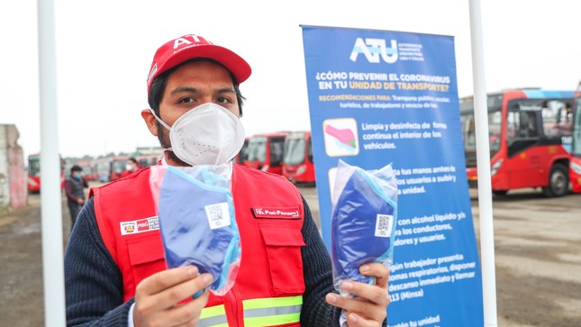 Entrega de mascarillas a más de 100 mil conductores de taxi