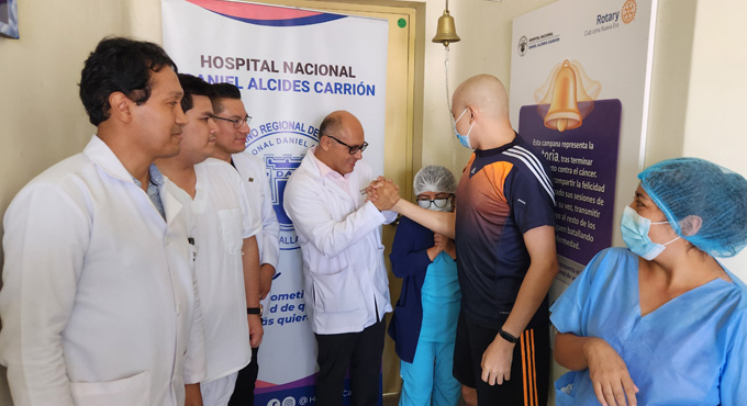 Saludo con el Dr. Revilla