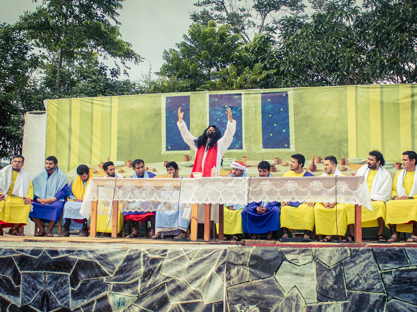 Durante esta semana especial, Lamas se convierte en un escenario lleno de emoción y espiritualidad, donde miles de fieles y turistas se unirán a la conmemoración de la pasión, muerte y resurrección de Jesucristo. 