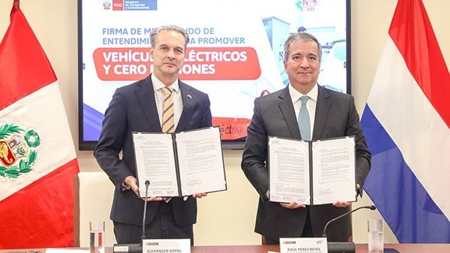 Perú firma memorando de entendimiento para promover vehículos eléctricos y cero emisiones en nuestro país