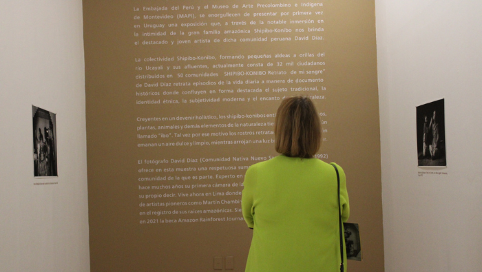 “Shipibo-Konibo: Retratos de mi sangre”: exposición fotográfica cautiva en Montevideo