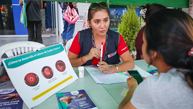 Minsa supera la meta al realizar más de 50 000 tamizajes de cáncer de cuello uterino en mega campaña a nivel nacional