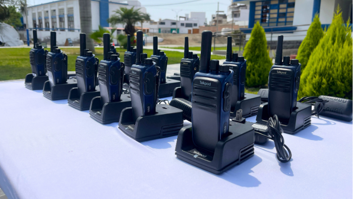 Municipalidad implementa radios digitales con geolocalización para reforzar la respuesta ante emergencias.