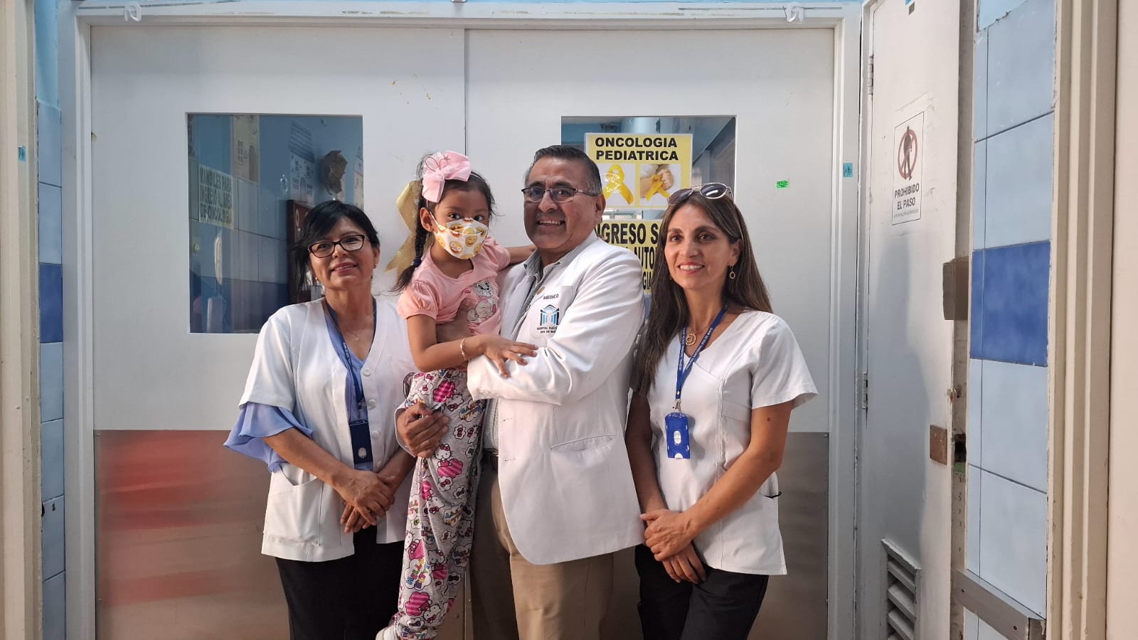 Hospital Dos de Mayo realiza con éxito primeras cirugías robóticas en niños y adolescentes