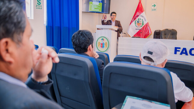 Director de Proyección Social y Extensión Cultural, Dr. Victor Azañedo Ramirez