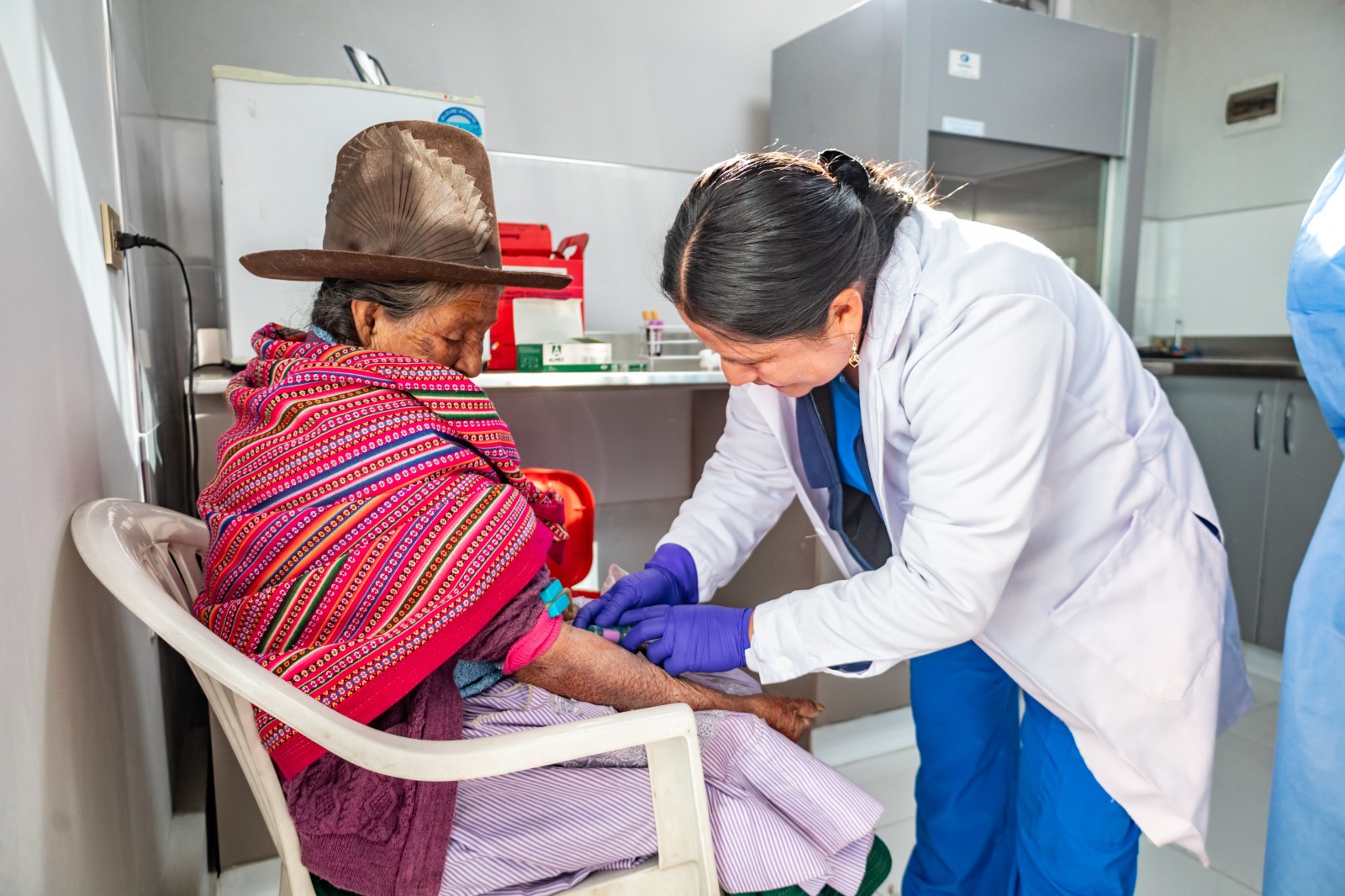 Midis aporta en la atención de la salud de adultos mayores