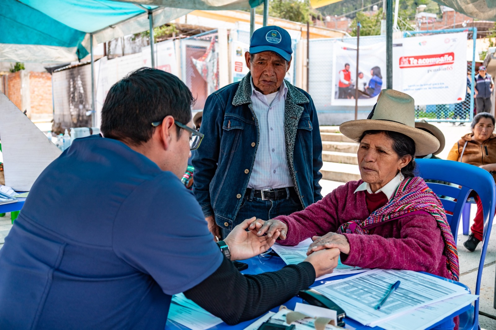 Midis aporta en la atención de la salud de adultos mayores