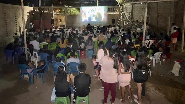 Cine en tu Barrio