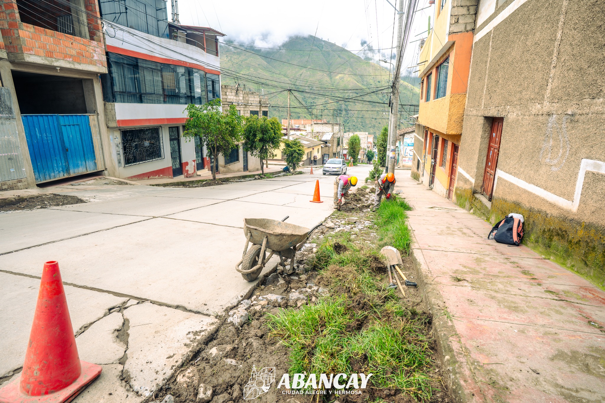 Continúan Las Labores De Limpieza Y Acondicionamiento De Áreas Verdes En Todo El Casco Urbano De Abancay.