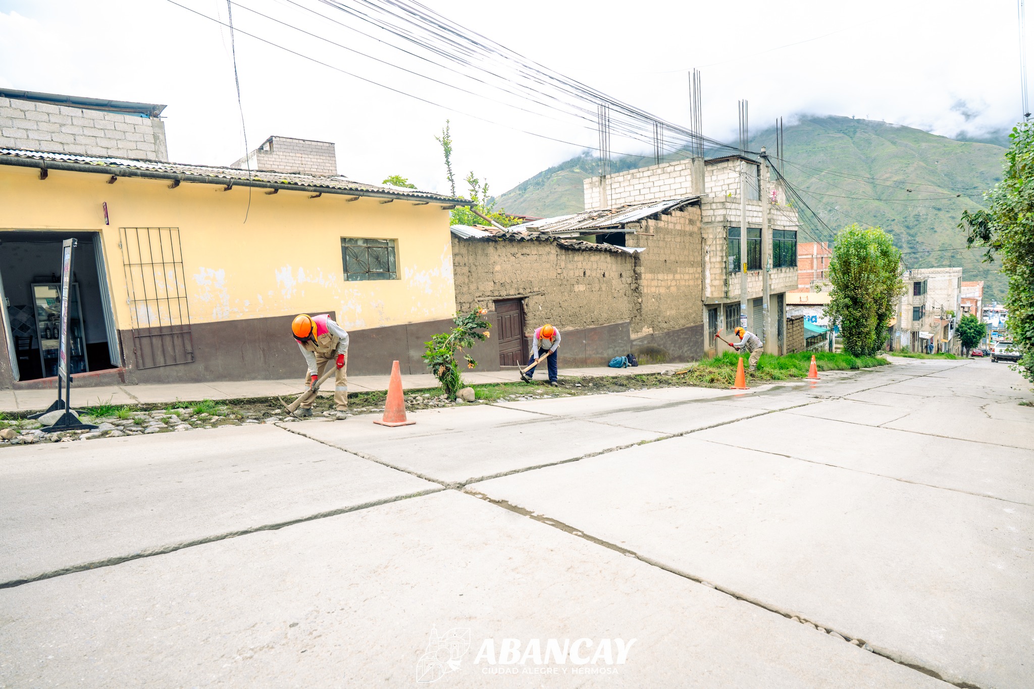 Continúan Las Labores De Limpieza Y Acondicionamiento De Áreas Verdes En Todo El Casco Urbano De Abancay.