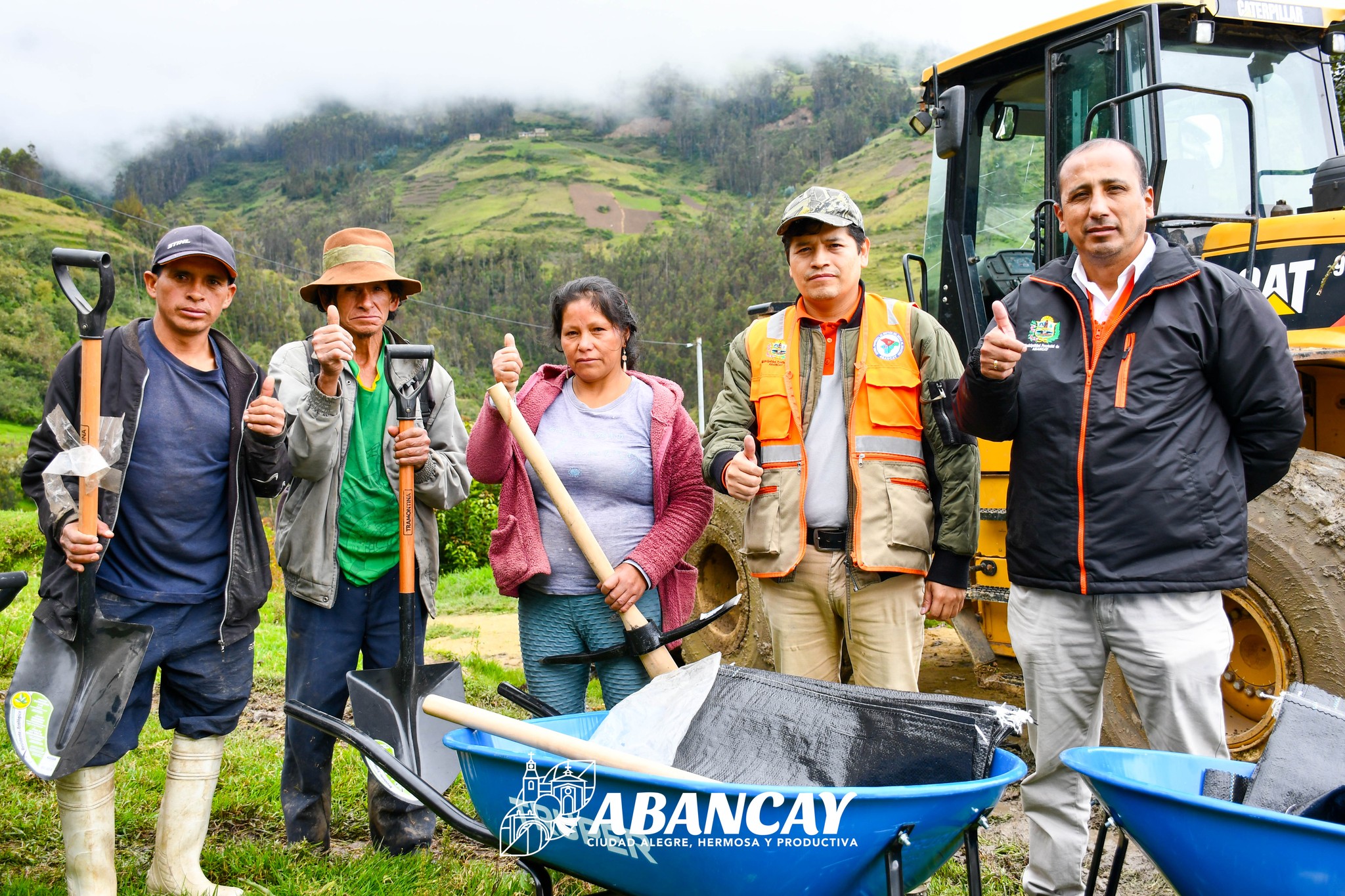 Municipalidad De Abancay Rehabilita 18 Km De Vías En Micaela Bastidas Y Quisapata Beneficiando A Más De Mil Vecinos 🚜🏞️