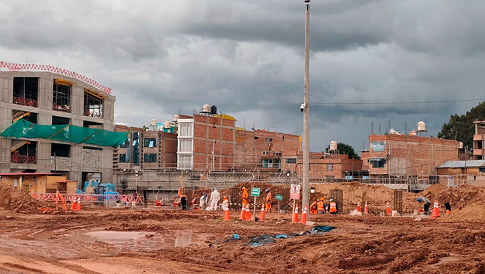 En Azángaro. Seguimos avanzando la construcción de Escuelas Bicentenarios en el sur del Perú