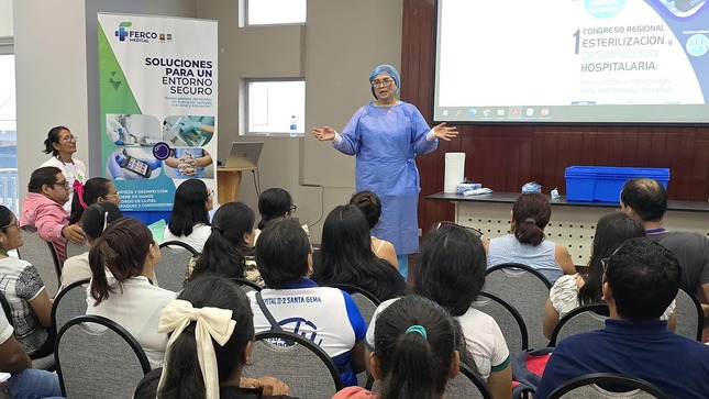 Contó con ponentes nacionales con amplia experiencia en procesos de esterilización y desinfección hospitalaria, entre ellas, la presidenta de la Sociedad Científica de Enfermeras Especialistas en Esterilización (Socienee), María Yeckle Chuquipiondo.