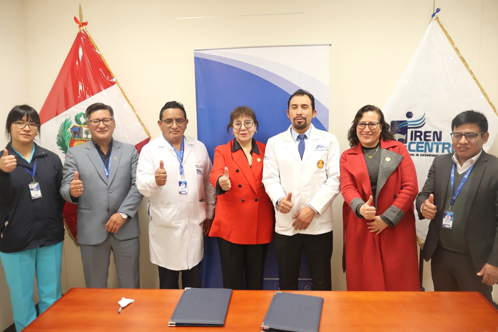 Foto Representantes del convenio del Iren centro y la universidad