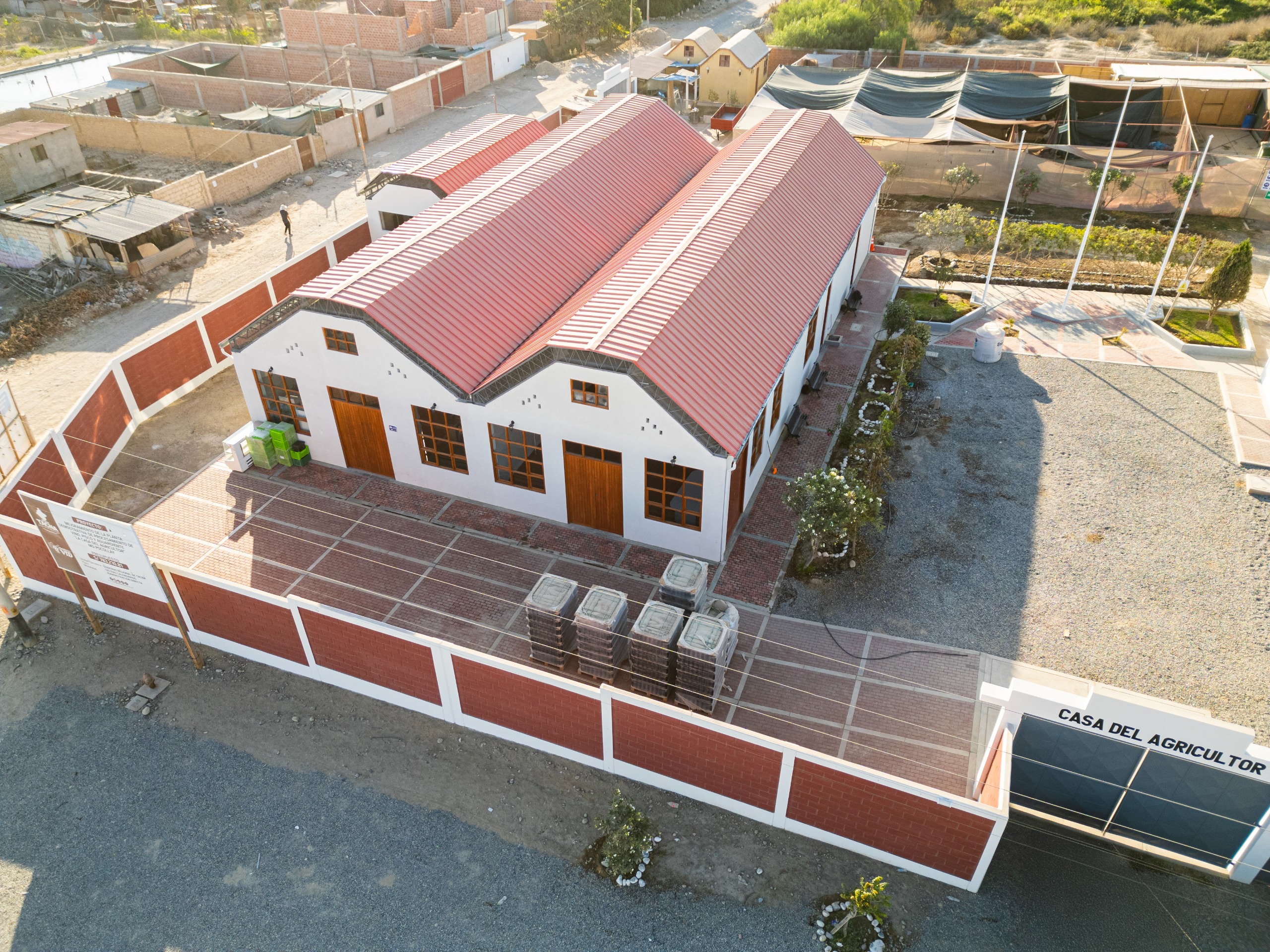 Inauguran moderna planta procesadora de vino, pisco, macerados y licores en la Casa del Agricultor de Pocollay