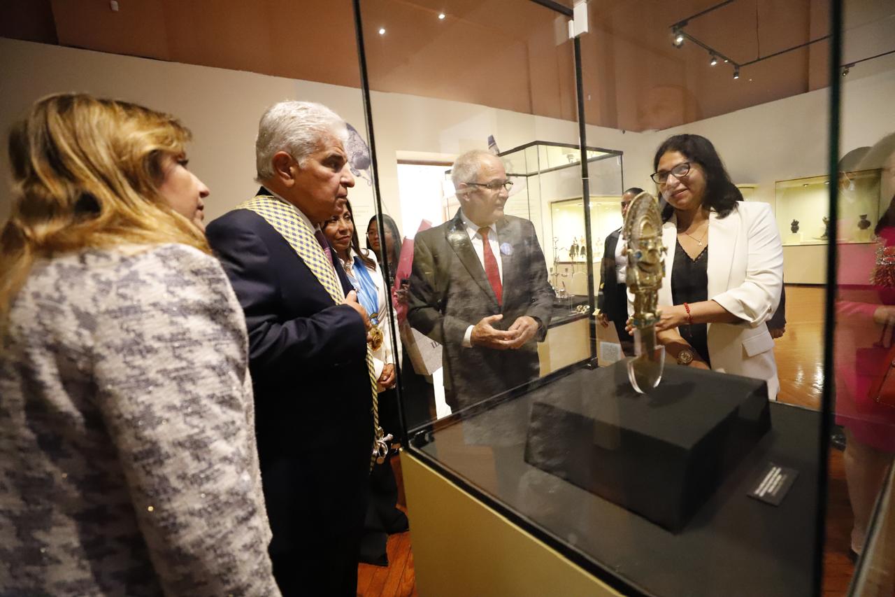 Presidente de Panamá visita MNAAHP