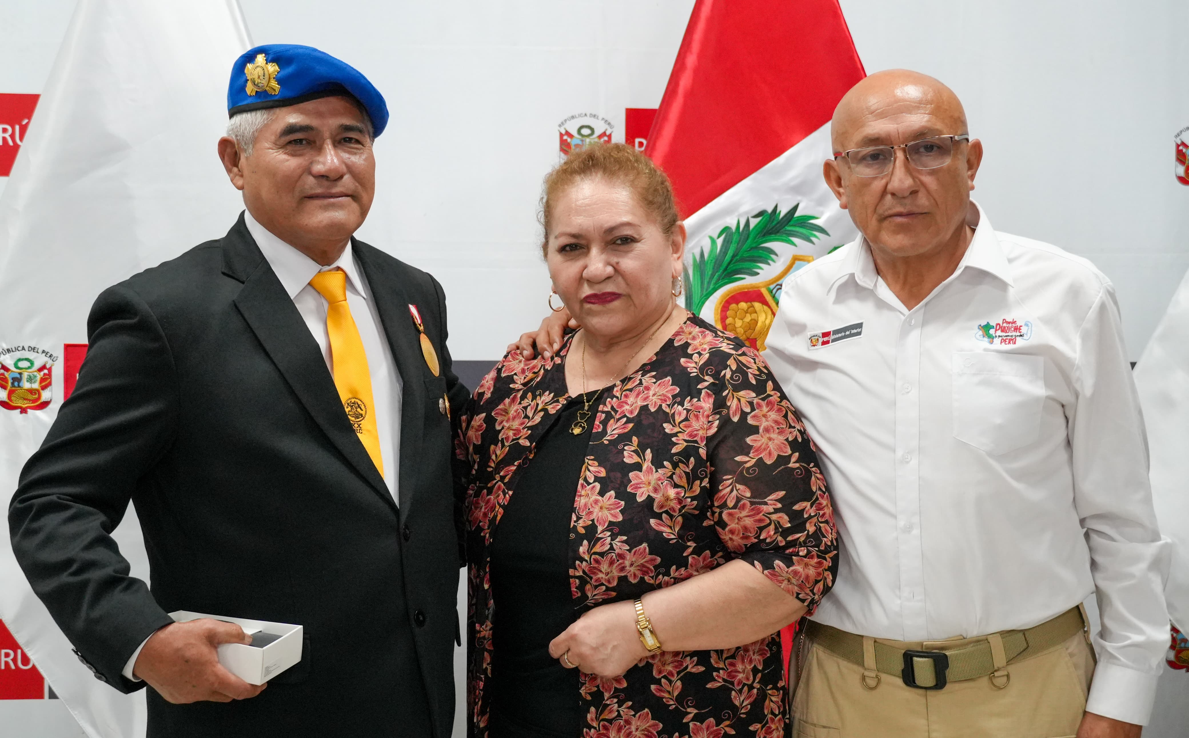 Entrega de audífonos a Héroes de la Pacificación