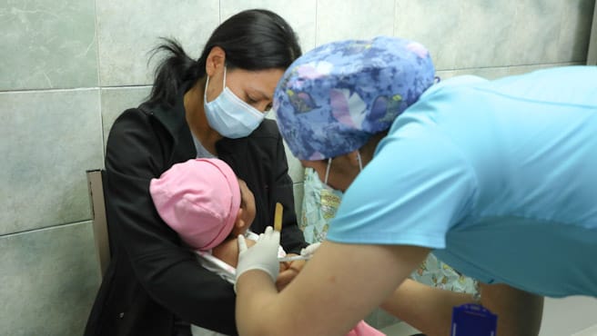 Día del Niño Peruano: la lactancia materna, el control de crecimiento y las vacunas son esenciales para cuidar la salud de los pequeños