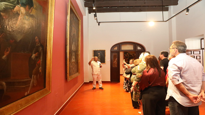 Participantes de Encuentro Internacional de AMATRA VI visitaron pinacoteca del Tribunal Constitucional