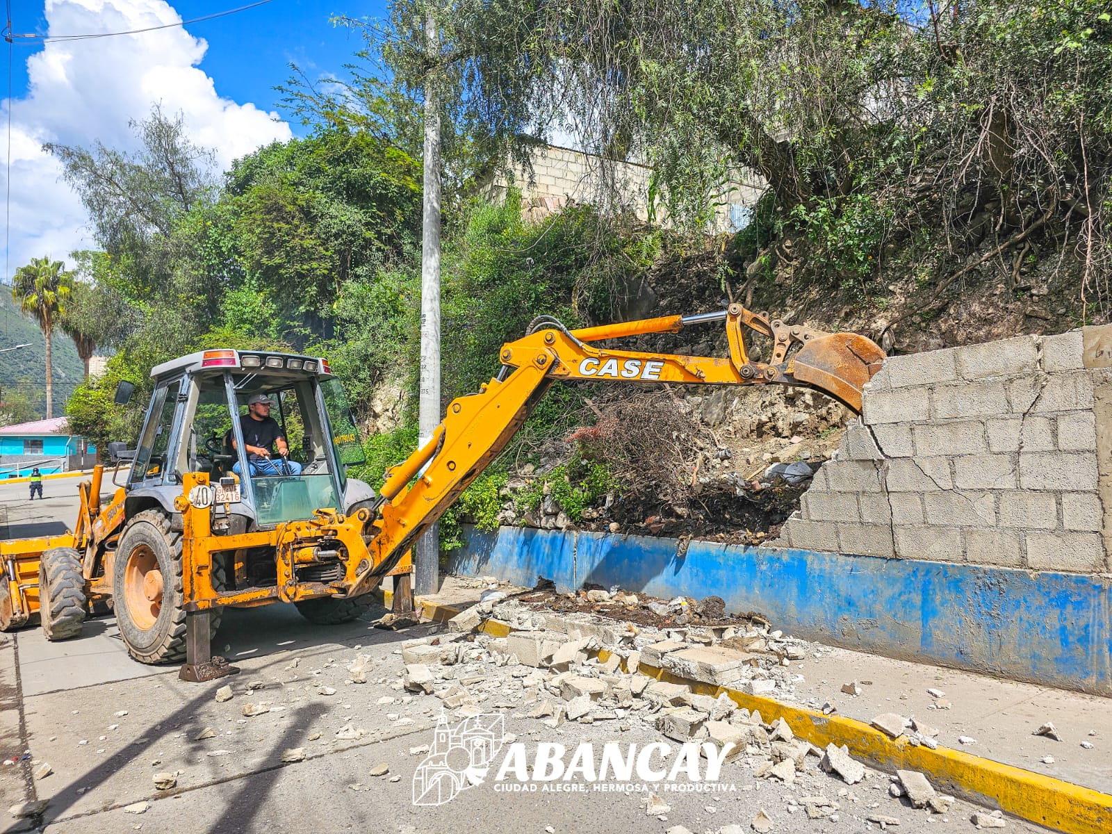 🚨¡El Espacio Público Se Respeta! MPA Ordena La Demolición Inmediata De Muro Ilegal Construido En Vallecito El Olivo.