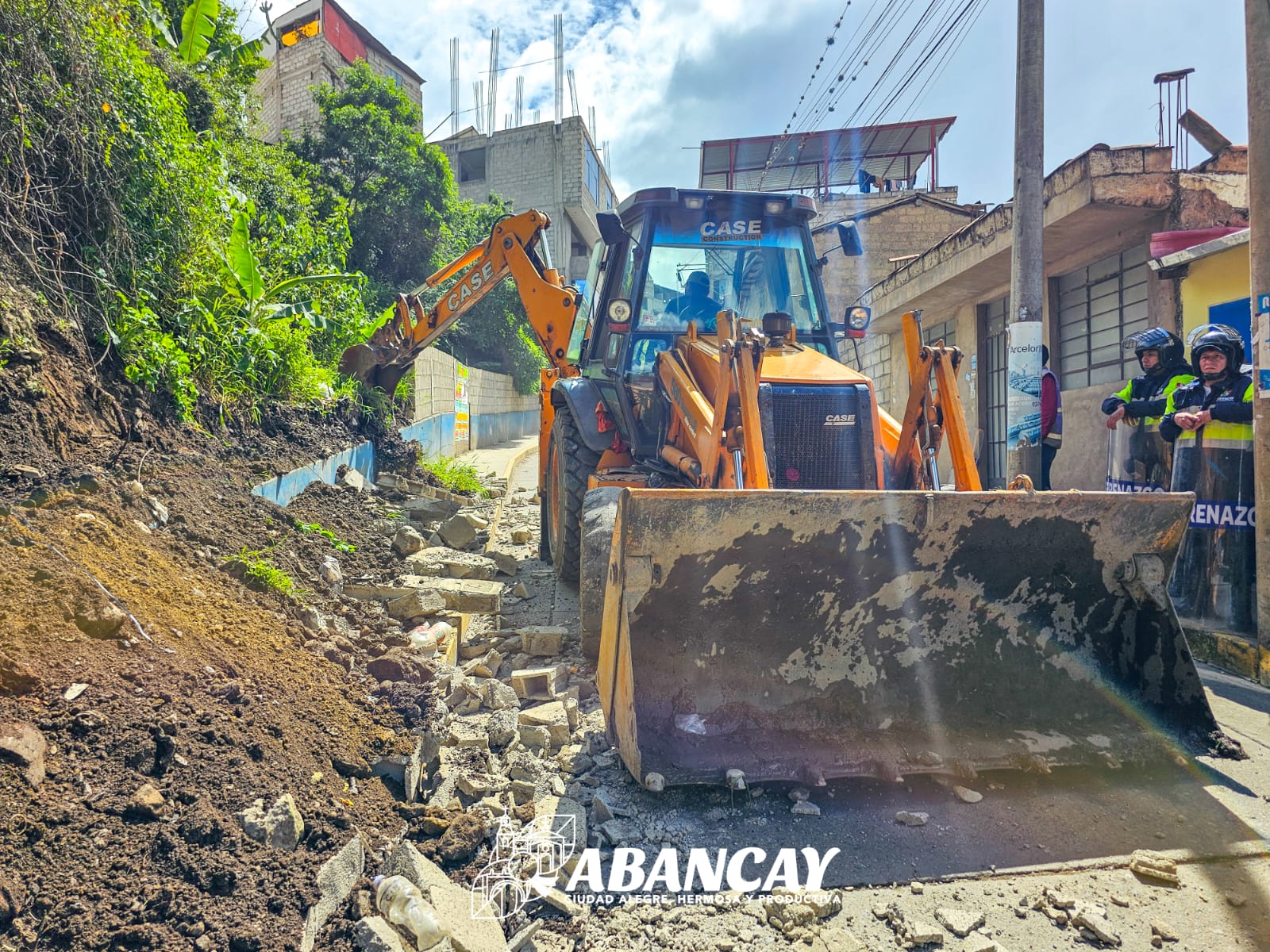🚨¡El Espacio Público Se Respeta! MPA Ordena La Demolición Inmediata De Muro Ilegal Construido En Vallecito El Olivo.