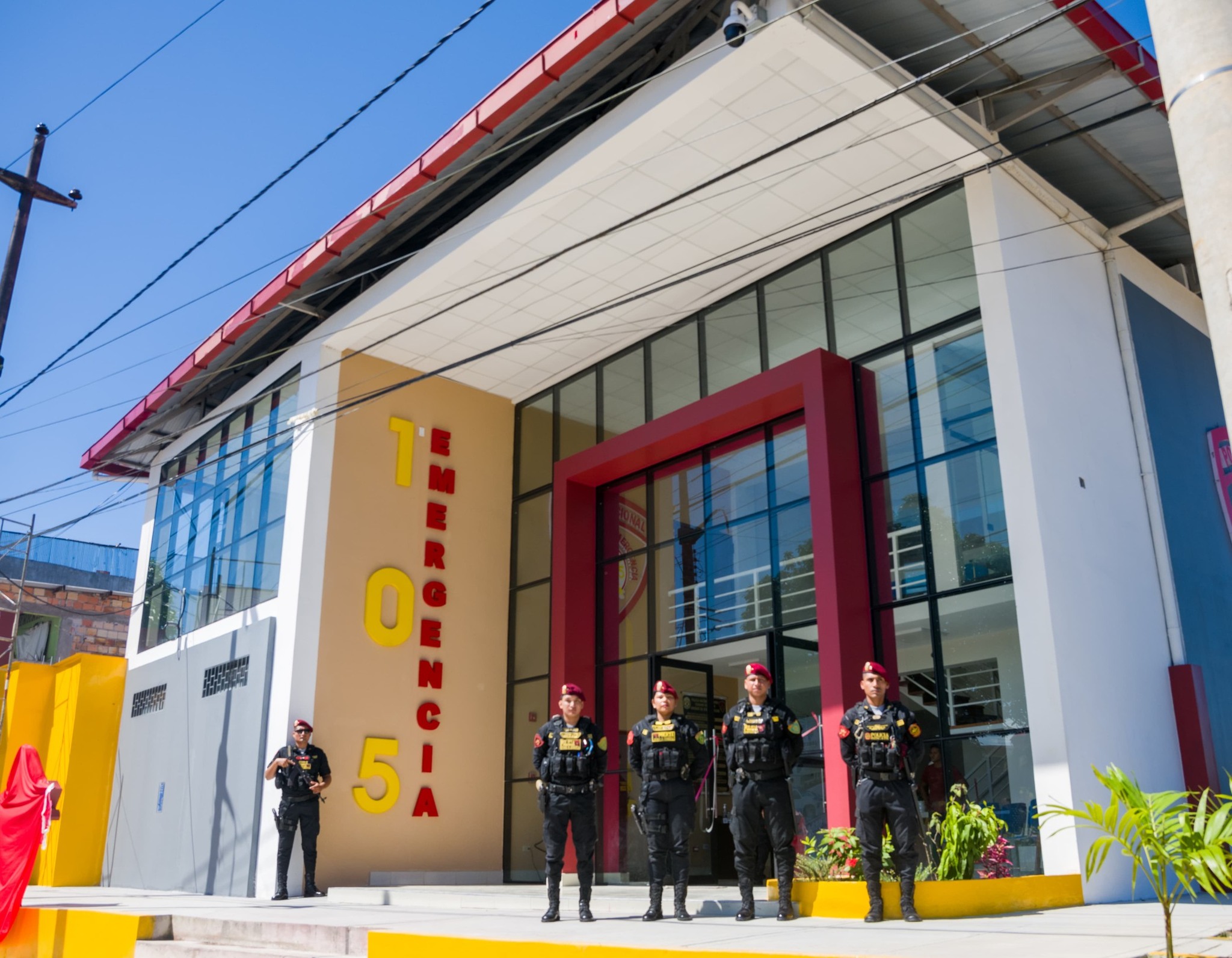 GOREL inaugura moderna Central de Emergencias 105 de la Policía Nacional del Perú.