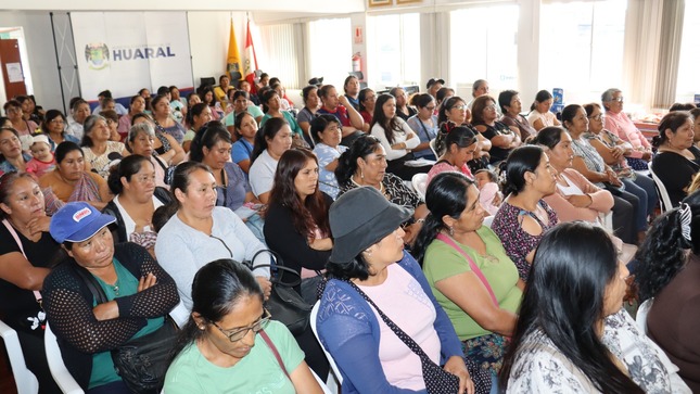 Representantes de comedores populares reciben capacitación en alimentación saludable