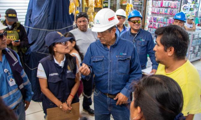 Enosa realiza inspección preventiva en Mercado para evitar riesgos eléctricos