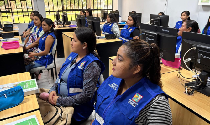 “Mujeres Electricistas" inician clases en la Universidad César Vallejo