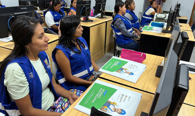 “Mujeres Electricistas" inician clases en la Universidad César Vallejo