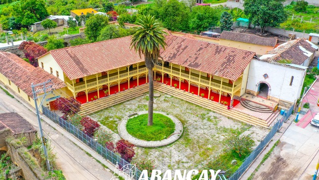 🕊️ Vive una Semana Santa con historia, fe y encanto andino 🕊️ 📍 Abancay, corazón del Apurímac