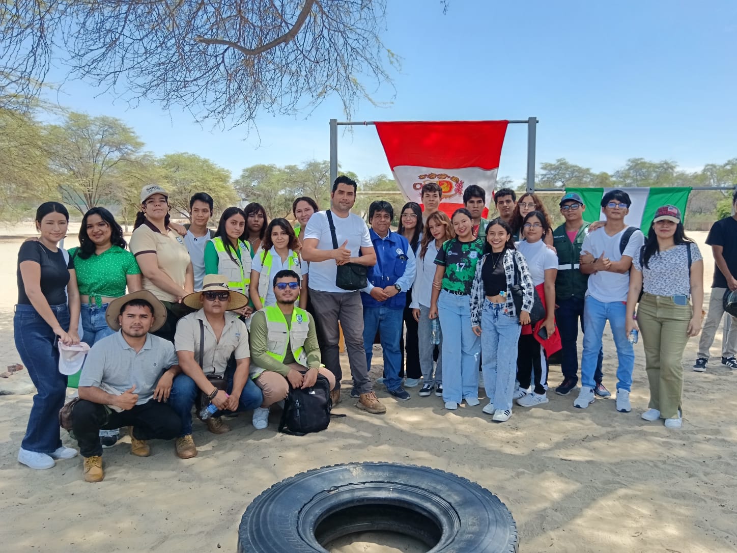 Estudiantes de Forestal visitaron Parque San Eduardo de Piura en la semana “Juntos salvemos el algarrobo”