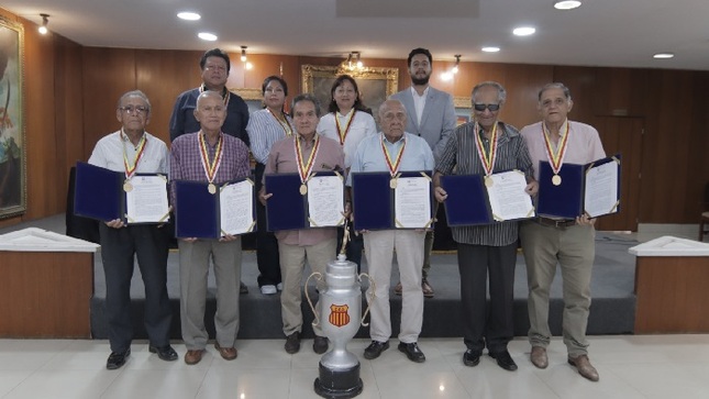 Reconocimiento a exjugadores