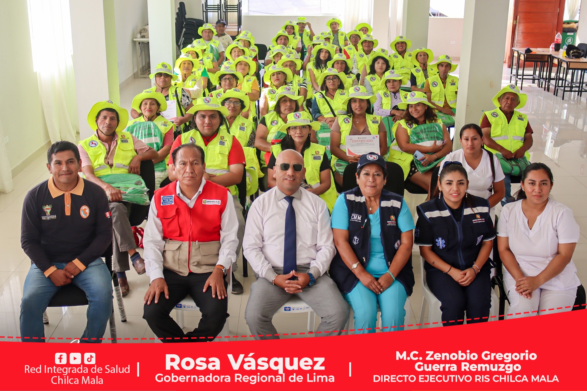 RIS Chilca Mala entrega de Certificados de Brigadistas Comunitarios a Comerciantes de Playas y Chicharronerías