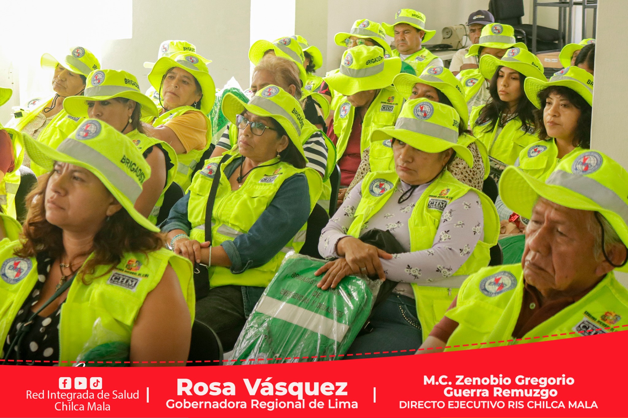 RIS Chilca Mala entrega de Certificados de Brigadistas Comunitarios a Comerciantes de Playas y Chicharronerías