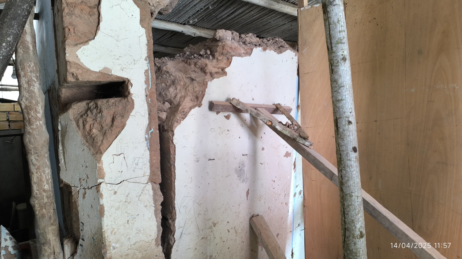 A través de una labor multisectorial, el equipo técnico del COER San Martín en coordinación con la Municipalidad distrital de Morales, realizaron una visita in situ en las zonas afectadas por las precipitaciones pluviales