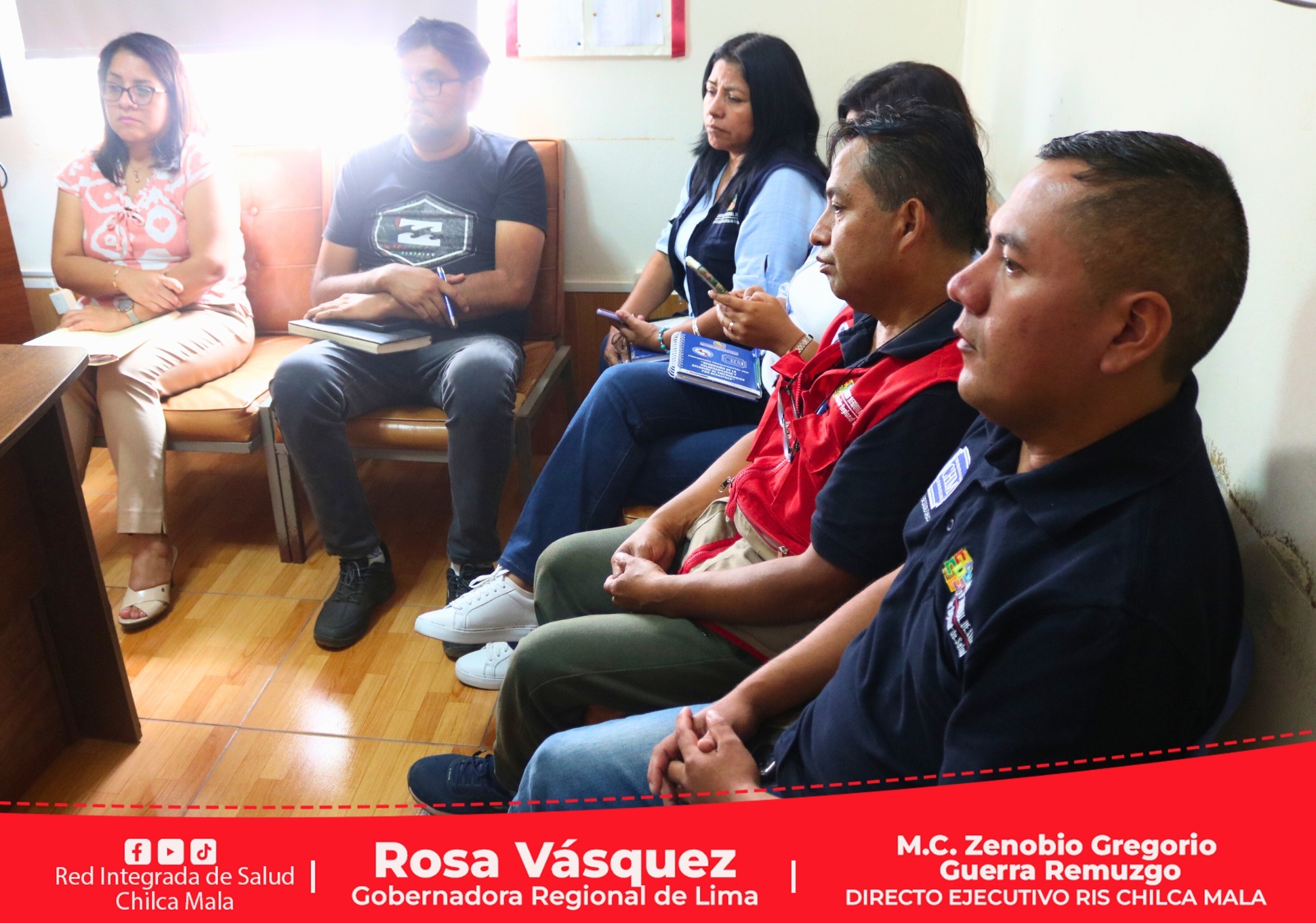 Director Ejecutivo de la RIS Chilca Mala sostiene reunión de coordinación con su equipo de gestión.