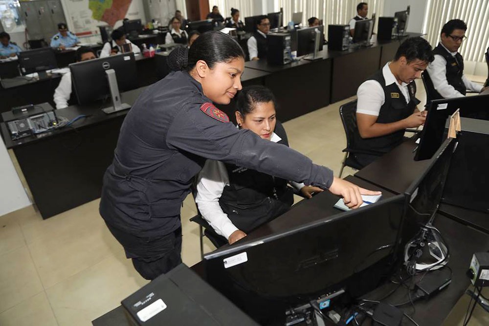 Gore Modernizará La Central De Emergencia 105 Y Equipará A La Pnp Con Más Logística